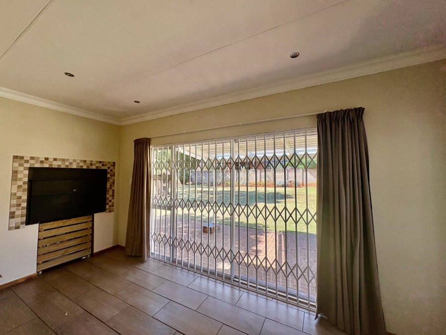 3 Bedroom Property for Sale in Universitas Ridge Free State